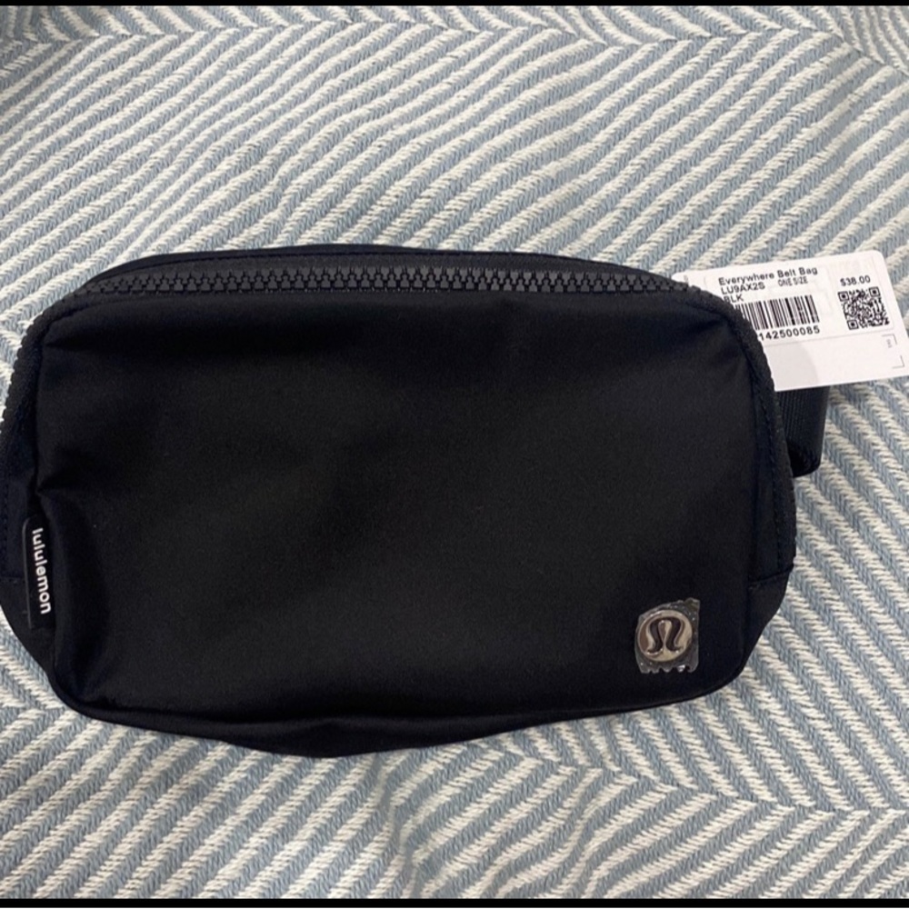 NWT Lululemon Everwhere Belt Bag Black